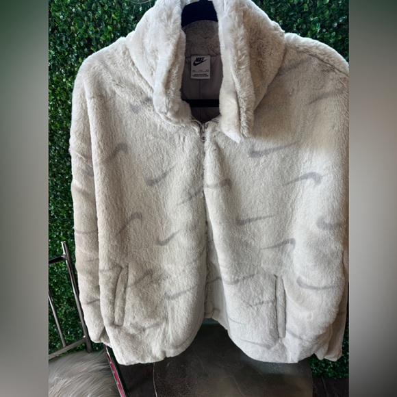 New Nike Sportswear Between-season jacket in Beige - Picture 6 of 16